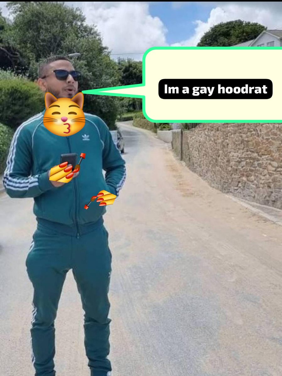 Sammieee90's tweet image. I'm back with the gays on muzz. Muzzmatch or muzz really need to up their security in stopping gays appearing on the app, ffs #muzz #muzzmatch #muzzapp