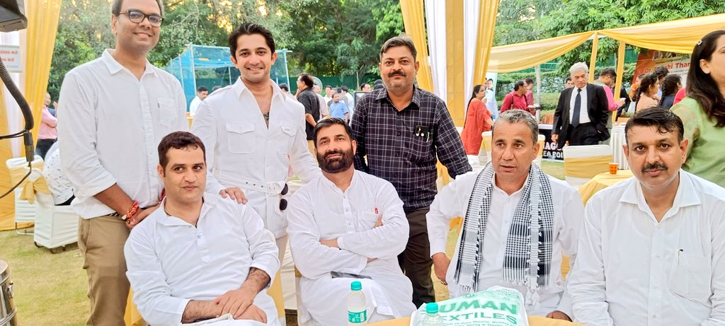 Ashish_HLA's tweet image. Glimpse of our Meet &amp;amp; Greet with @ProfCong Stalwarts @SalmanSoz Sir @AalimJaveri Bhai  @szarita Ji AND @INCIndia&apos;s Former MP Respected  @_SandeepDikshit Ji over a high tea with Hon. @ShashiTharoor Sir at his residence
#JudegaBharatJeetegaINDIA
#ProfessionalsForProgress