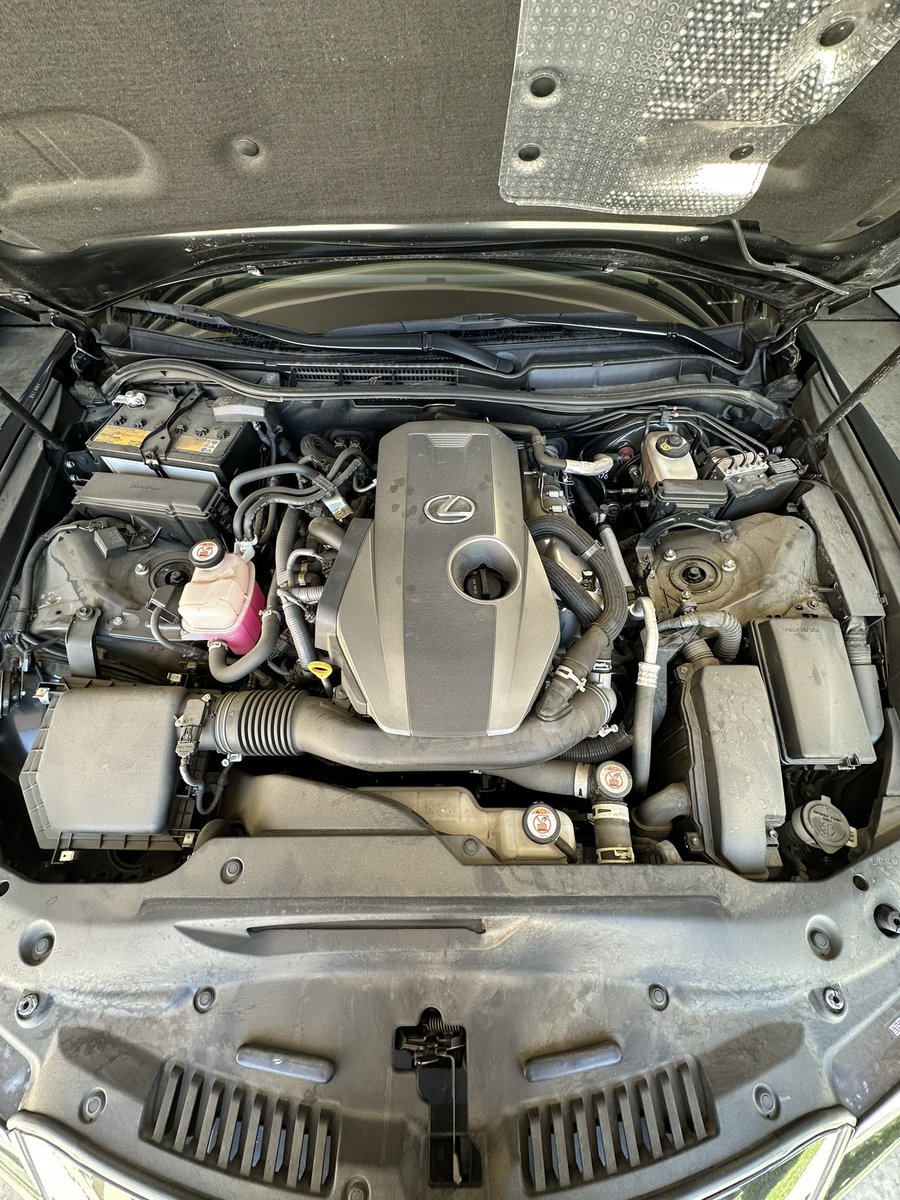 anthonyytaa's tweet photo. A before and after on our clients 2020 Lexus IS 300’s engine bay ✅ Let us know what you think of the results! https://t.co/YZyRAJMkUR