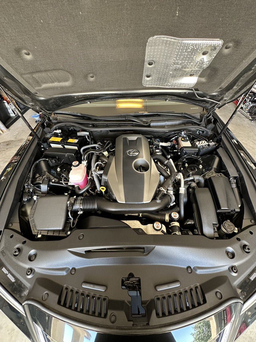 anthonyytaa's tweet photo. A before and after on our clients 2020 Lexus IS 300’s engine bay ✅ Let us know what you think of the results! https://t.co/YZyRAJMkUR