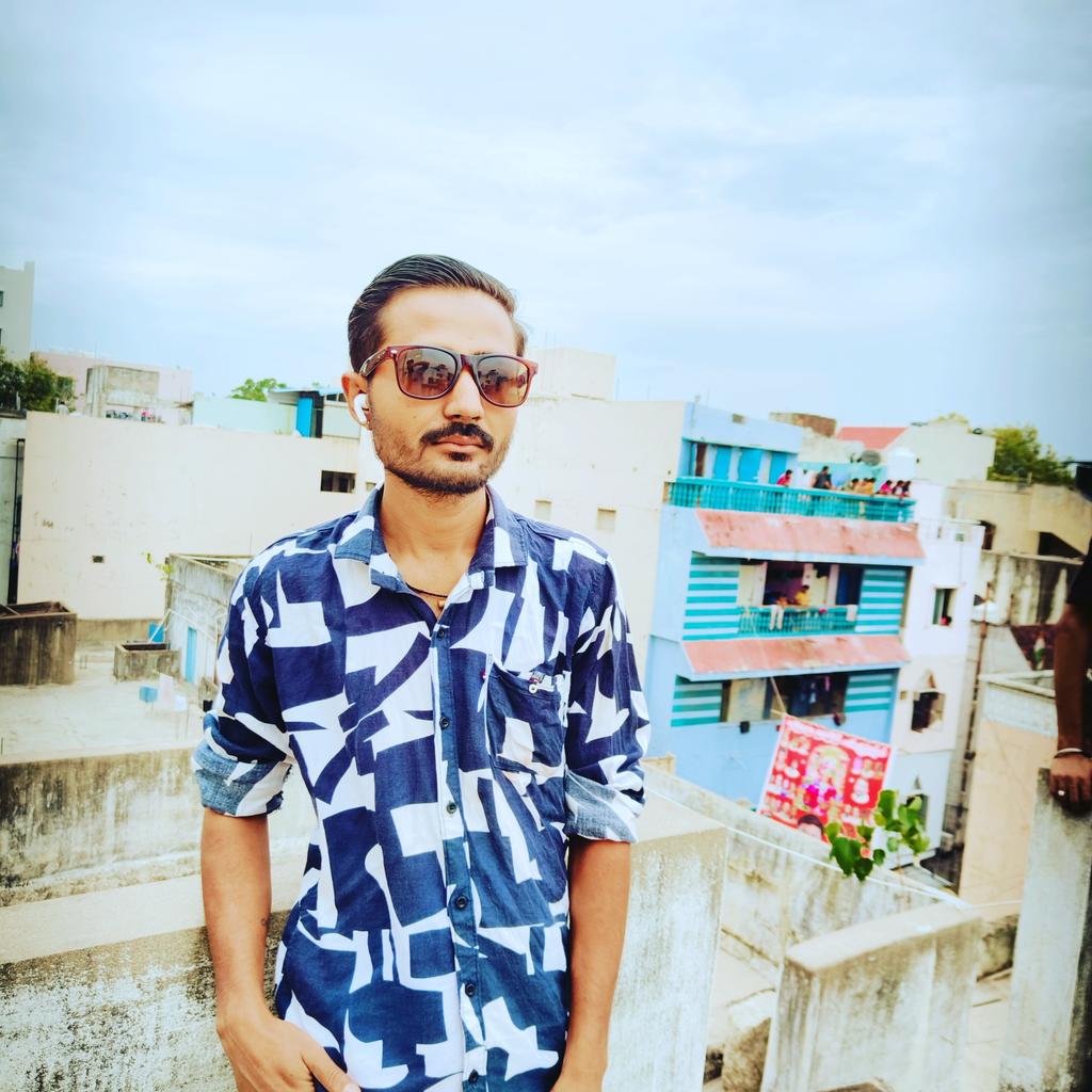 Srp64712450's tweet photo. #NewProfilePic https://t.co/Os3JHq0Bhd