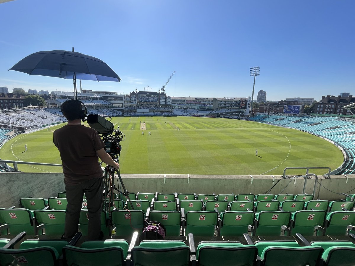 Ed Barnard, the man with the hot hand for Warks - already hit the stumps twice this morning; he’s bowled four Surrey bats so far. But the hosts still well ahead at 355-6.

Join @norcrosscricket, @cameronponsonby,
@tahahash, @AWSStats & me. @surreycricket 

m.youtube.com/watch?v=nbTVFO…