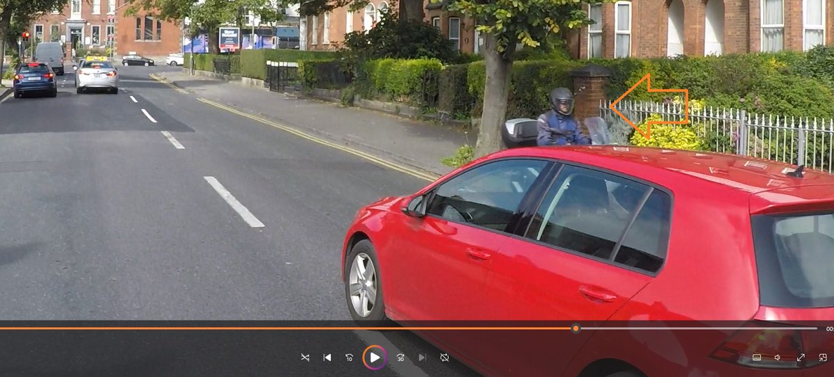 DaymoBrew's tweet image. Driver overtakes me (#mgif to a red light) and forces the oncoming moped rider to left edge. @RSAIreland have covered this in their ads - even tweeted about it 2 hours before this incident ().  Unfortunately #ZeroVision by this driver.