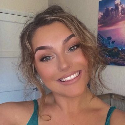 Elliee_Rixton's tweet photo. Feeling happy ✨ https://t.co/yWakx73Os0