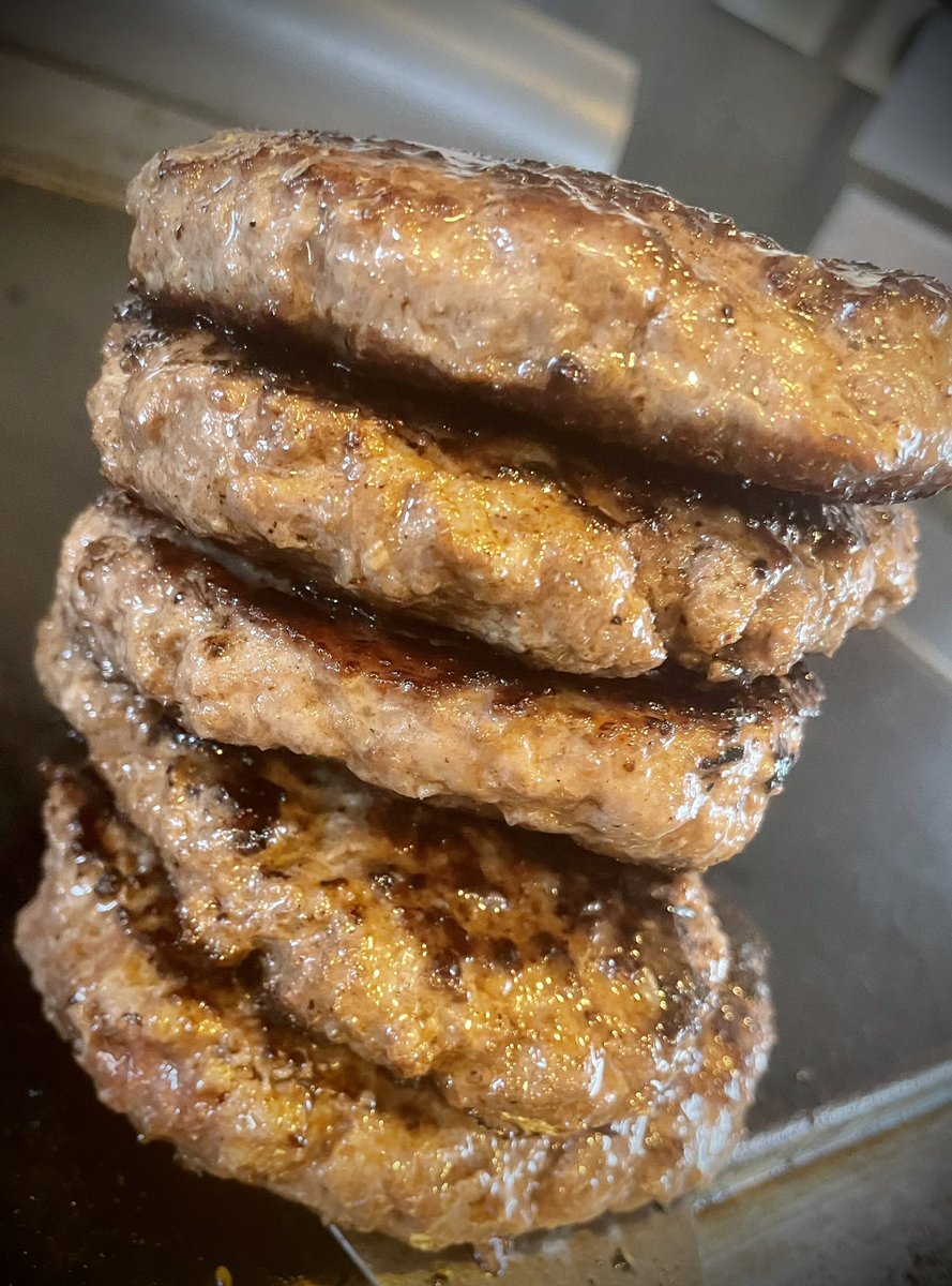thesquarepopsup's tweet image. WE ARE BACK!!! THIS FRIDAY NIGHT, CHRIST CHURCH CAR PARK (beside Lisburn police station) 5.30PM TO 8PM #koreanchicken #burgers #ceasarsalad #kids #getyourorderin