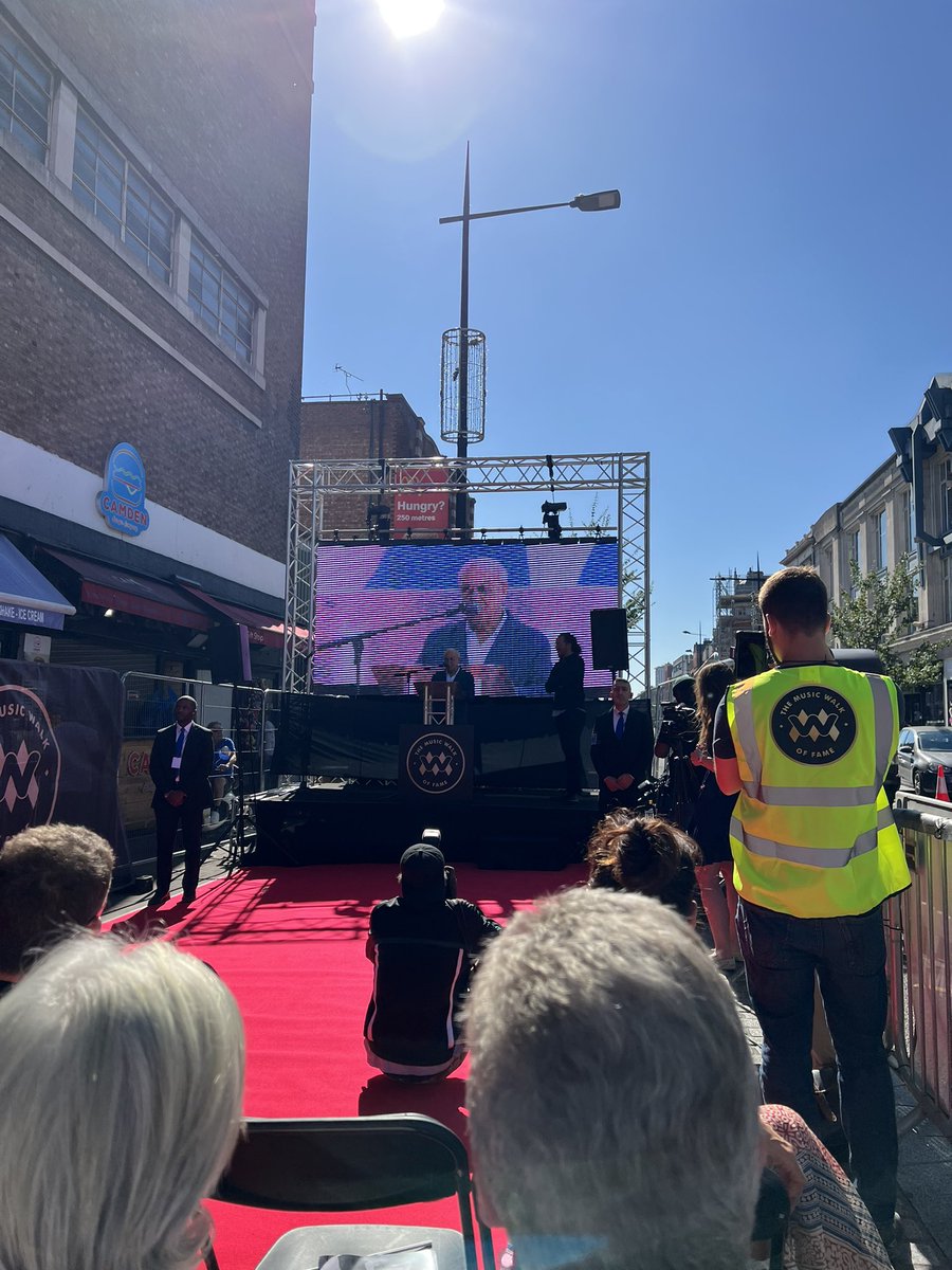 Mark Kleinman tweet media