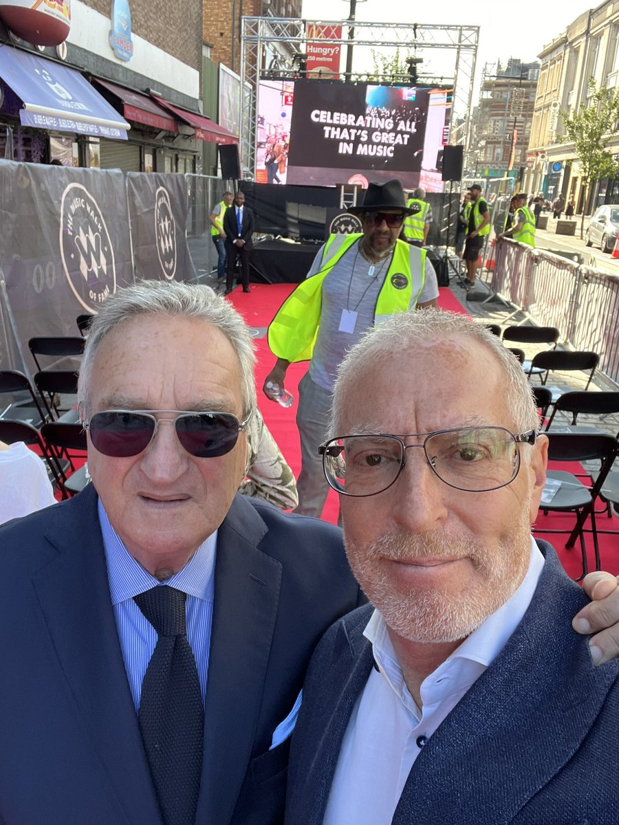 Mark Kleinman tweet media