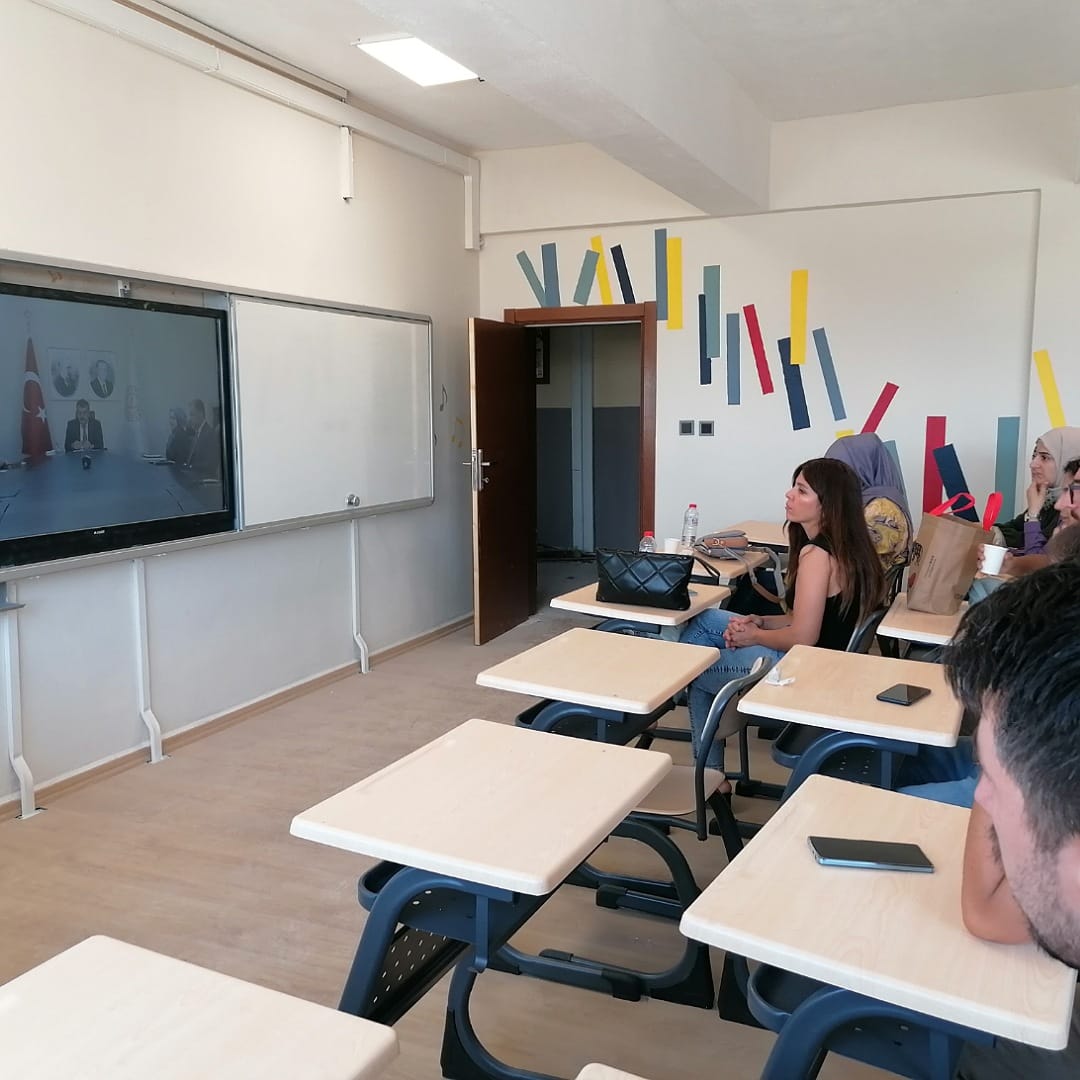 2023-2024 Eğitim ve Öğretim Yılı Mesleki Çalışma programımıza 4 Eylül itibariyle başladık. Program kapsamında Sayın Bakanımızın çevrimiçi hitap konuşması da okulumuz öğretmenleri tarafından izlendi.<a href="/yilmaznazif/">Nazif Yılmaz</a> <a href="/Murat4Kucukali/">Murat Küçükali</a> <a href="/ErnezDemir/">Demir Ernez</a> <a href="/tekdemiRamazan/">Ramazan Tekdemir</a> <a href="/Diyarbakirmem/">Diyarbakır İl Millî Eğitim Müdürlüğü</a>