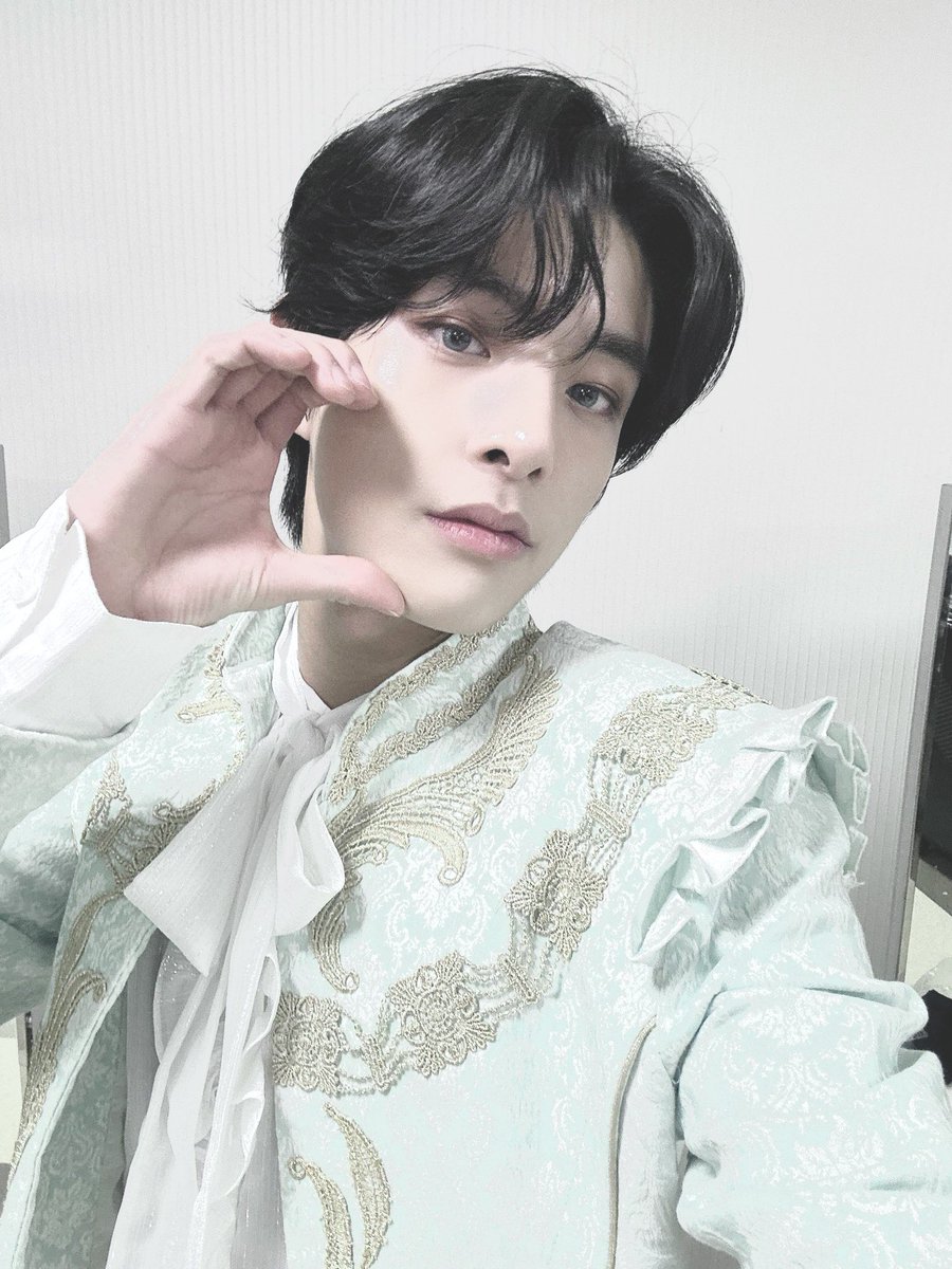 hi !! please give me interactive friends 🫵🏻