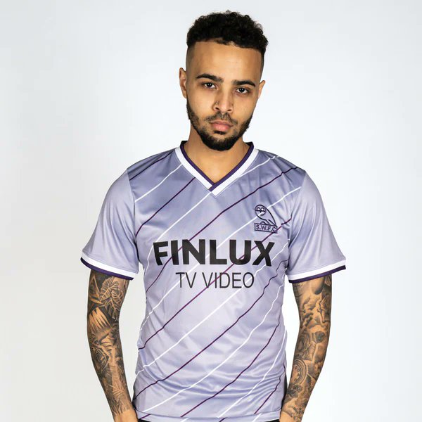 The 1988 iconic silver away shirt is back for pre-order for @SWFC fans!

Secure yours today // theterracestore.com/products/sheff…

Retweet, we're giving one away when it sells out! #SWFC