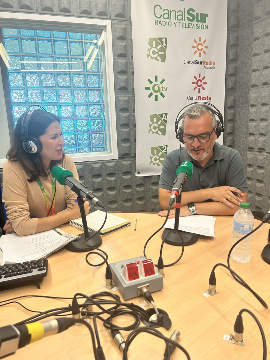 Hemos empezado la temporada de Canal Sur Mediodía #Huelva!!! Aquí con el compañero Paco Oca. Iremos desvelando las novedades poco a poco. Todas estupendas!