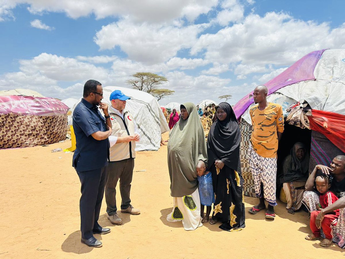 Ejs_Somalia's tweet photo. The Director of @ICECAEP_IGAD, @AmbGamal along with the Director General of @COP28_UAE and #UN officials, visited the #Dadaab Refugee Camp in #Kenya on Sunday where they met with climate-displaced families. 
#AfricaClimateSummit23 #ClimateAction 
#IGADclimateadaptationstrategy https://t.co/ICWzUm7zn2
