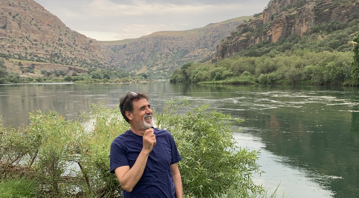 Her zaman ciddiye almayacaksın sonu olan bu hayatı. Bazen dalga geçmelisin, kendinle, hayatla … 📍Cehennem Deresi / Şırnak