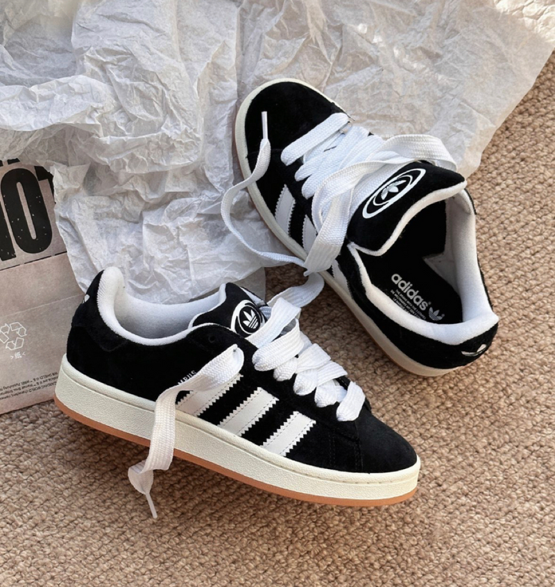 CaminoTV's tweet photo. La Campus 00s "Black Gum" 🖤

Lien https://t.co/YOsgV53mYx (110€) https://t.co/oPXHU3AhAz