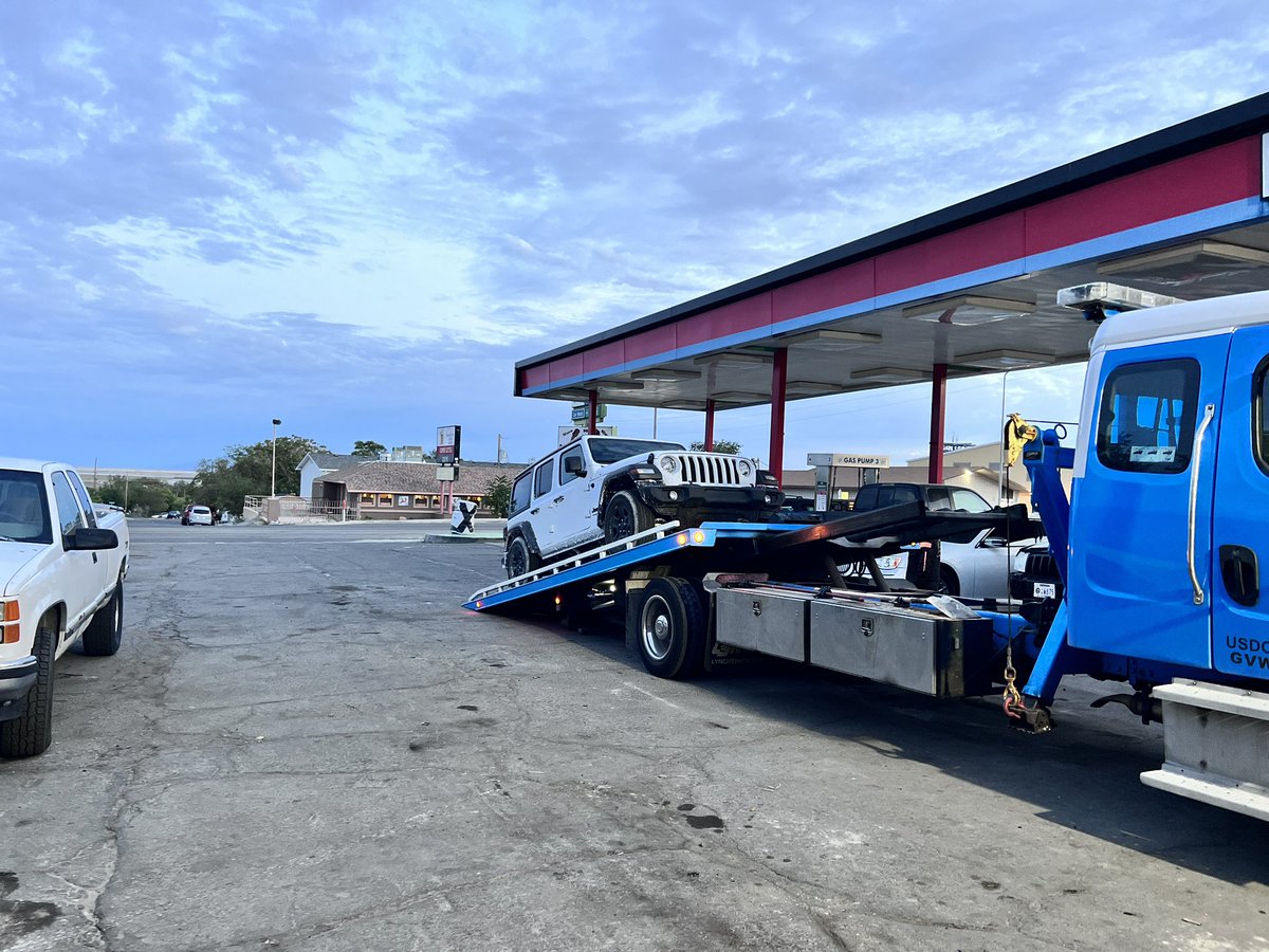 2022年新买的jeep，用它旅行开了3万英里突然在高速路上坏了。现在车在经销商那里等需要换的配件。jeep质量这么差吗？同时请懂车的推友们指教一下，等车修好后我们又会继续开车旅行，每一次长途旅行之前我需要去经销商那里检查车吗？#jeep #旅行 #自驾游