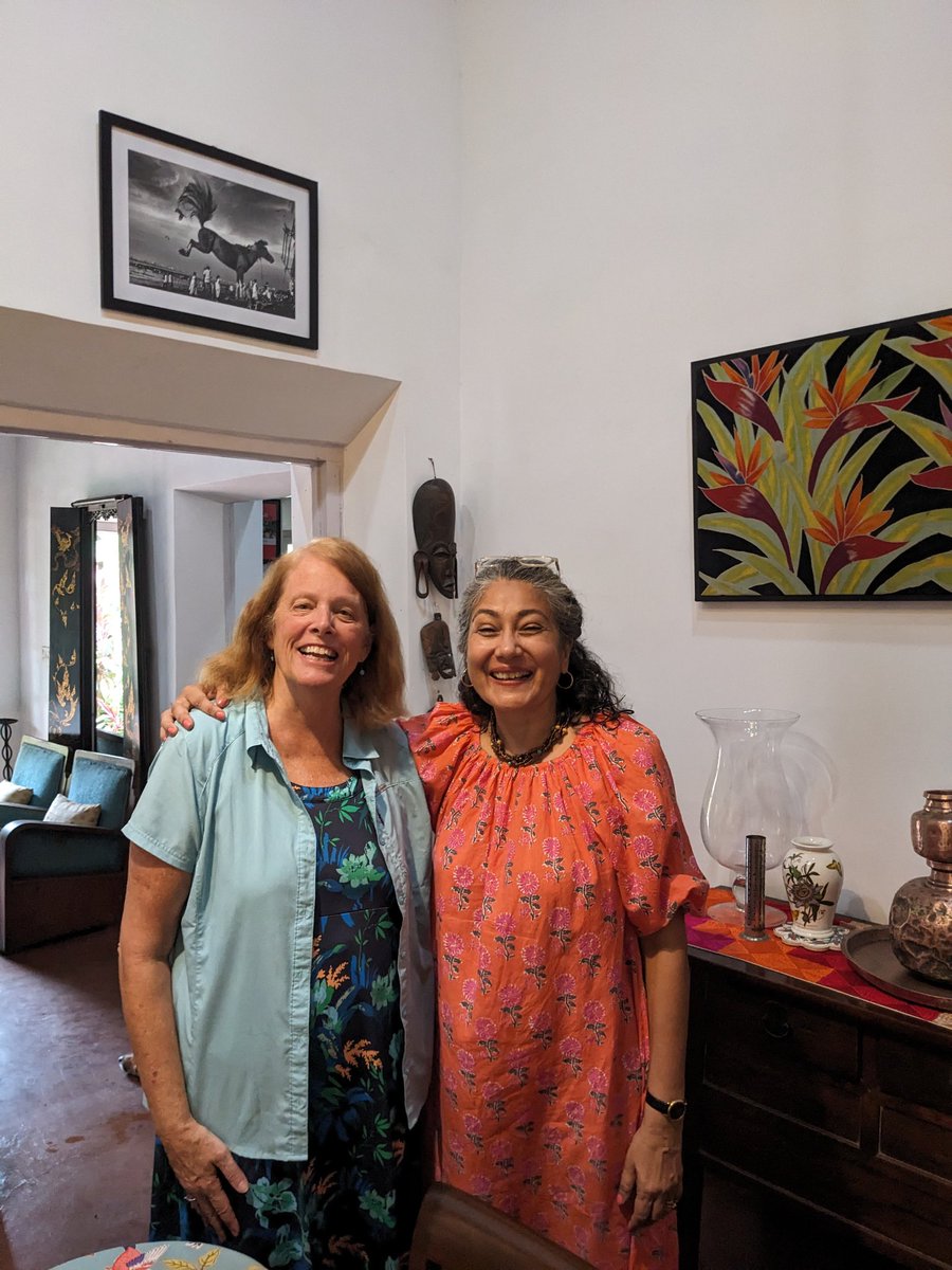 SuitsBetsy's tweet photo. Just met up with an old friend and colleague from The International School of Bangkok. 🇹🇭 Had an amazing Indian lunch at Michelle Bambawale's hundred year old home in Goa. Just like old times‼️❤️ 
Read her book about the history of Goa!🌊#michelleingoa https://t.co/WXHrm1RPn4