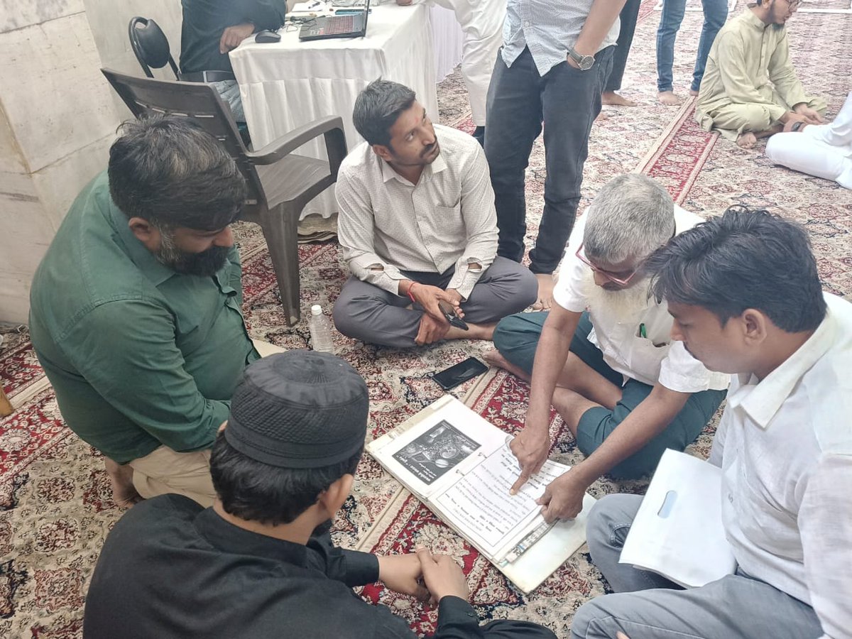 VisitMyMasjid's tweet photo. ધાર્મિક ક્રિયા અંગે જાણવાનો ભારે ઉત્સાહ દાખવ્યો હતો.

આ પ્રોગ્રામમાં ઈસ્લામિક એકઝીબીશન, લાઇવ વુઝુ, લાઈવ નમાઝ, લાઇવ કુરઆન, લાઇવ અઝાન, અને મસ્જીદનાં ઈમામ સાથે મુલાકાતની સાથે સાથે ઈસ્લામ વિશે પ્રશ્નોત્તરીનાં કાર્યક્રમમાં રસપૂર્વક ભાગ લીધો હતો. આ કાર્યક્રમ પછી હળવા નાસ્તાની પણ....... https://t.co/FrxeXua2Ko