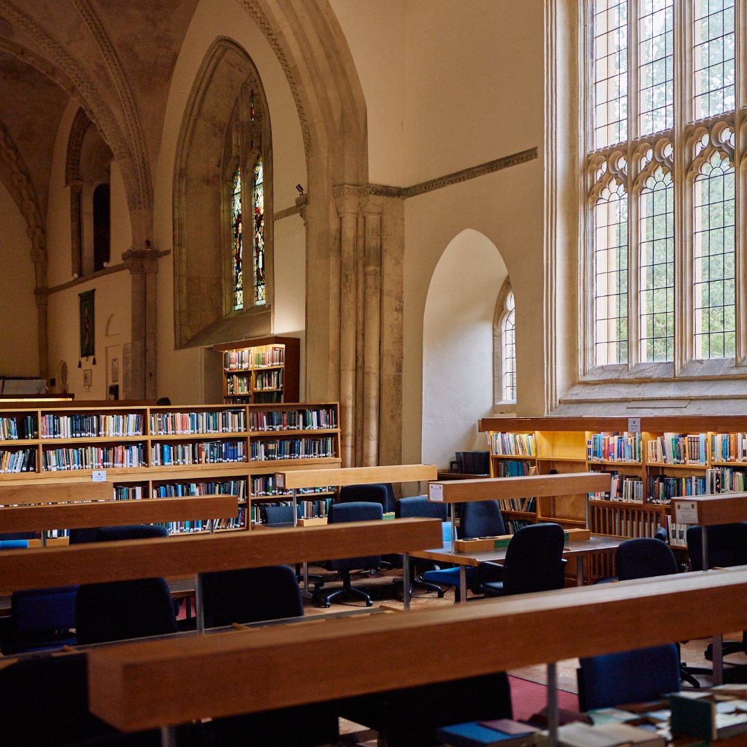 We'll be open this Sunday 10 September for #OxfordOpenDoors! Come by @StEdmundHall 12pm - 4pm to have a snoop around our beautiful Main Library and Old Library 👀

#OpenToThePublic #OxfordCollege #OxfordLibrary #LibrariesOfOxford #TeddyHall