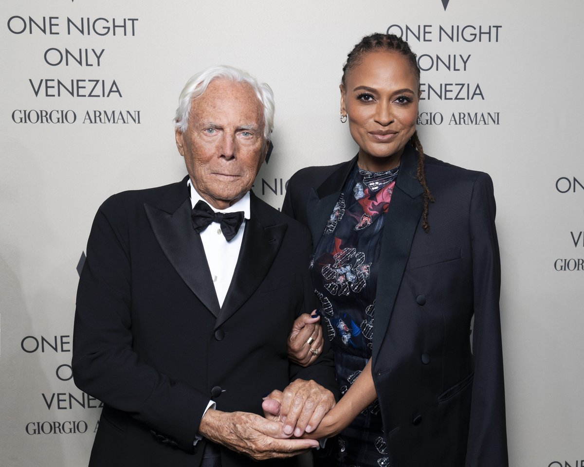 armani's tweet photo. Mr Armani with special guests at the #GiorgioArmaniPrivé show at the Arsenale as part of the One Night Only celebration in Venice. #GAOneNightOnlyVenezia
Credits: Stefano Guindani
#SophiaLoren #AvaDuVernay #ShuQi #KasiaSmutniak #DomenicoProcacci https://t.co/LAZxTooBP6