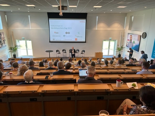 The water technology industry is one of the major growth platforms in DK. Today we meet across the sector, at Kamstrup to plan and discuss next steps in our ambitious journey to double the export of our solutions worldwide. 
#dkbiz @thetradecouncil <a href="/stateofgreendk/">State of Green</a> <a href="/grundfos/">Grundfos</a>