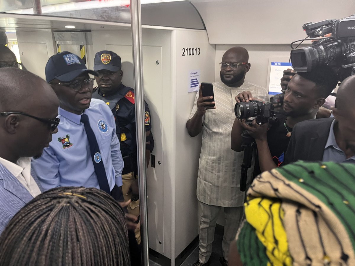 Samnews101's tweet photo. JUST IN: Lunching of the blue train line, (itβs an electric train π) the Governor of Lagos State Babajide Sanwo-olu was the first passenger
#bluerail https://t.co/m38UWfcj8E