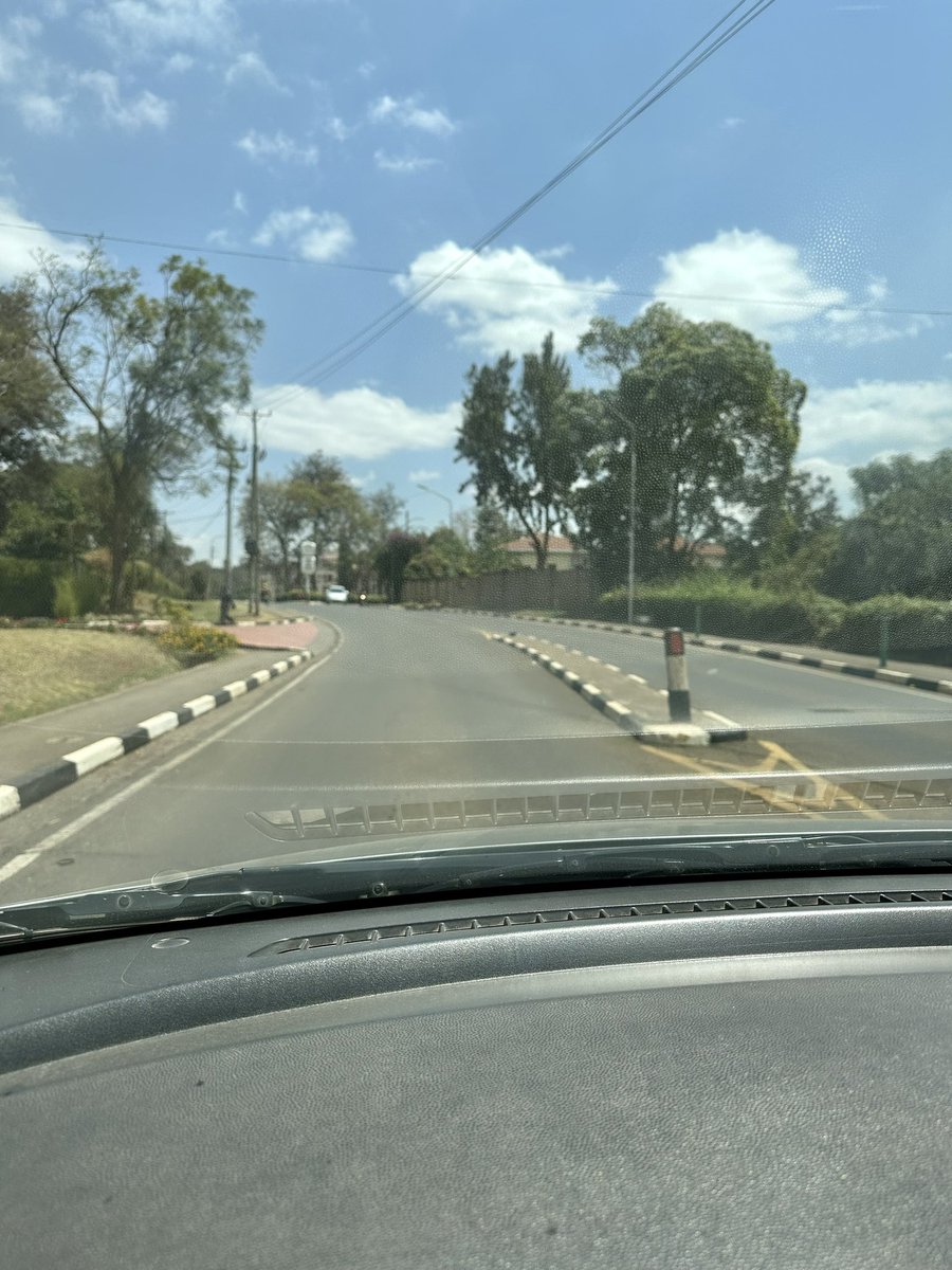 I’m so jealous that a city like Nairobi has nothing like potholes but Uganda!!! The moment you reach the airport, it’s potholes that welcome you. So embarrassing!!😭😭