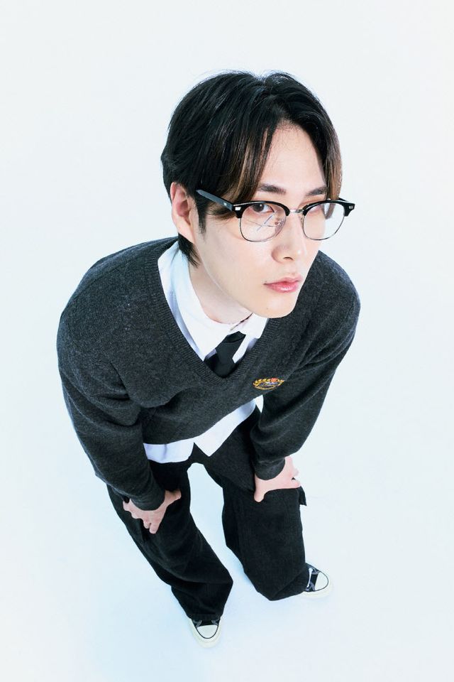 repeathis's tweet image. New profile📸 #Eldon #엘던 #정혁 
This look is soo good on him😍