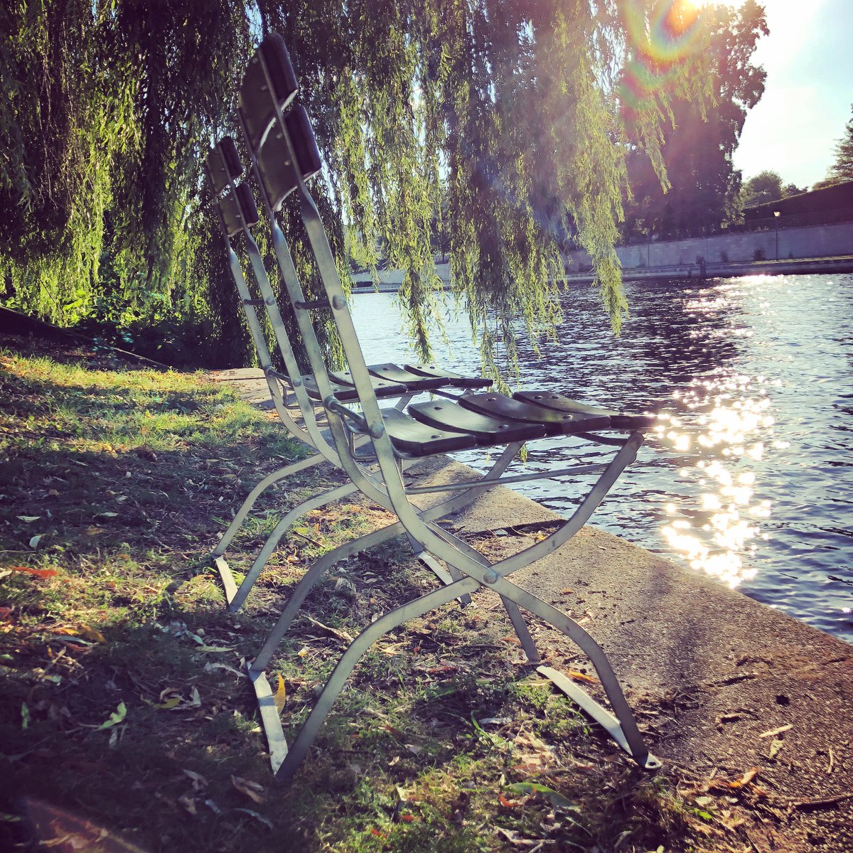 sorathotels's tweet photo. Der Hochsommer geht, der Spätsommer kommt. Städte wie Berlin, sind zu dieser Jahreszeit auch sehr magisch. Es lohnt sich, die romantischen Ecken zu entdecken 🍁 https://t.co/x6saVBbG3b #TravelTuesday #IndianSummer #TravelTips #CityTrip https://t.co/TtaKmRKR80