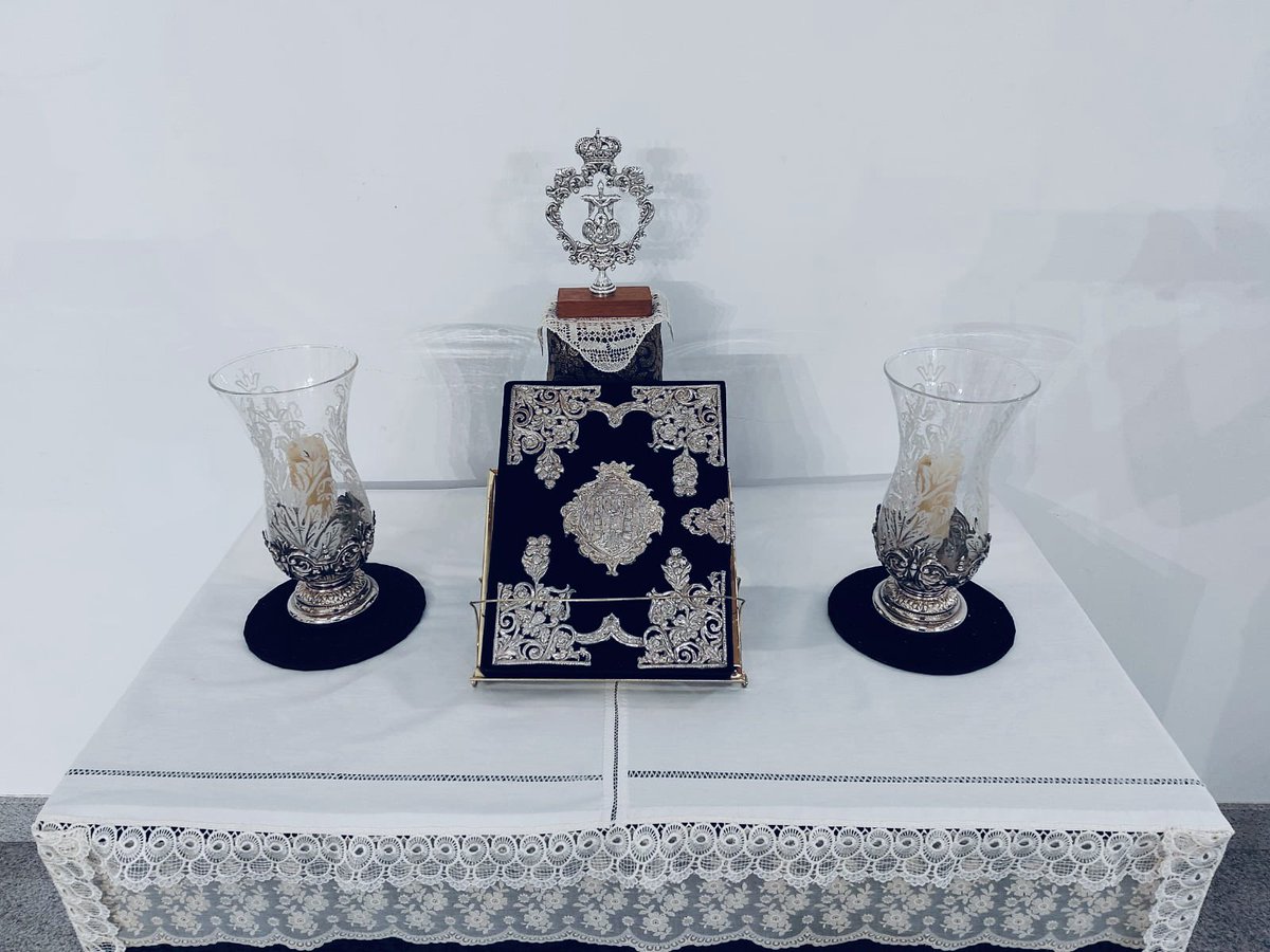 Soledad_Hdad's tweet photo. •Pasadas las elecciones celebradas en Junio, hoy al finalizar la Santa Misa de las 20:00h en la Parroquia de Ntr. Sñr. de la Asunción, tendrá lugar la 𝐭𝐨𝐦𝐚 𝐝𝐞 𝐩𝐨𝐬𝐞𝐬𝐢ó𝐧 de los diferentes cargos que serán asignados a la nueva Junta de Gobierno en los próximos 4 años. https://t.co/iGzefYFCl0