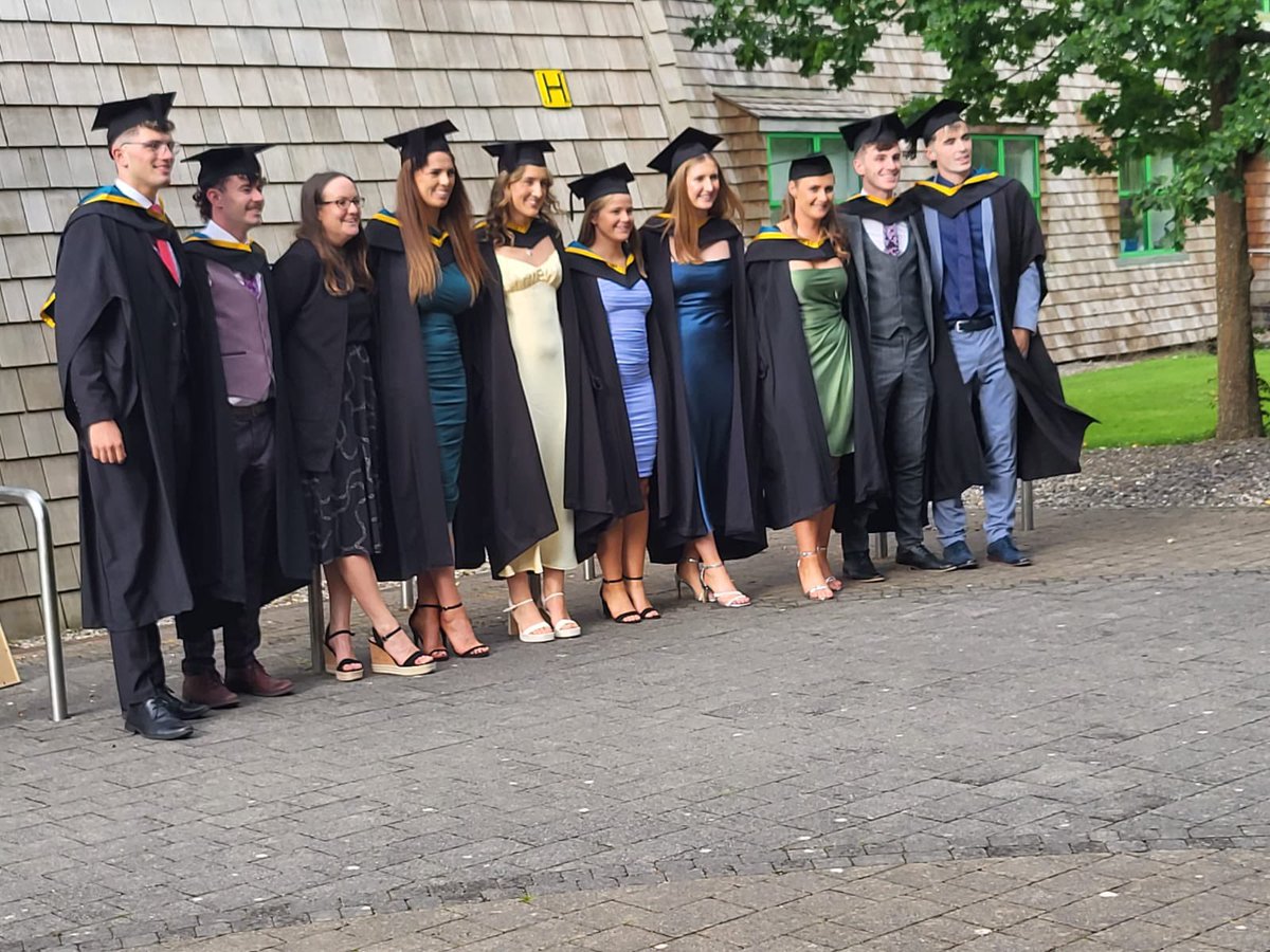 Deireadh ré in Ollscoil Luimnigh!👩‍🏫 Míle buíochas to @PessLimerick for a great 4 years, capped off at #ULGraduation. I can’t speak highly enough of the lecturing team. A special tip of the cap🎓 to Brigitte Moody👸 & Ian Sherwin. Comhghairdeas - Class of #2023! #ULAbú #StudyatUL