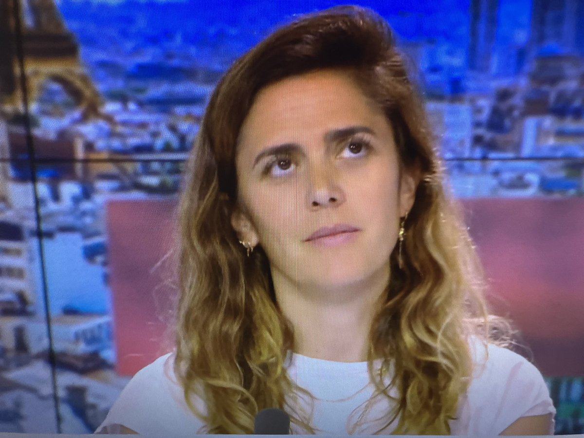DedeBourdelle's tweet photo. Cette Noémie Schulz me tape sur les nerfs… comment peut-on être aussi près du scandaleux laxisme judiciaire qui sévit chaque jour en France, et défendre encore avec tant d’ardeur les racailles et tous ces juges serviles ? 🤔 Pauvre fille…
#HDPros https://t.co/g3h7uL7VZg