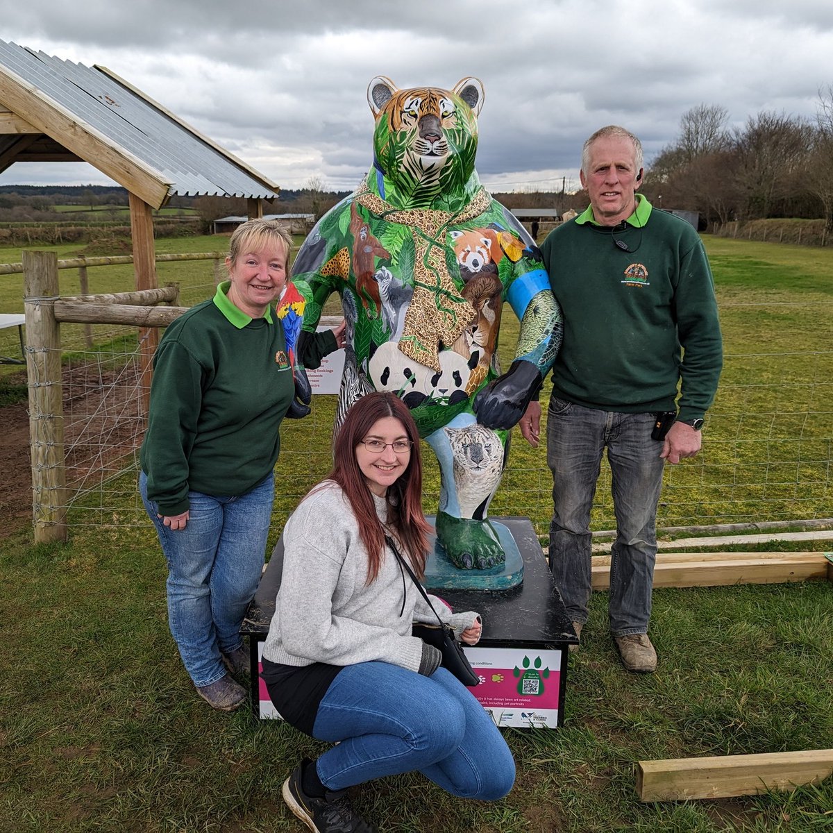 Today is the final day of the CHSW Bear Hunt Art Trail! If you spot a bear on this beautifully sunny day (a grrrrrrrrrrrrreat day for a send-off) on your way to/from work or school - be sure to snap a pic while the Bears are still in the wild! 

@chsw <a href="/WoolleyAnimals/">Woolley Animals</a> #chsw