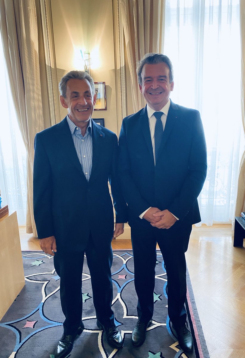 FFBatiment's tweet photo. Confronté à une crise sévère du #logement en 2009 le Pdt @NicolasSarkozy avait pris des mesures d’urgence efficaces #Scellier #PTZ ➡️@OSalleron est allé l’alerter sur la crise actuelle du logement neuf qui menace l’emploi et la cohésion sociale https://t.co/upolSZJong