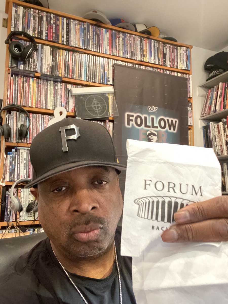 Thx for rocking ⁦@thekiaforum⁩ tonight on FORCE Tour LL Roots Ice T Salt Pepa Rakim Jazzy Jeff Ztrip Etc. A few moments of smash nonetheless felt good shaking the building. Then watched Winning Time new episode later on …