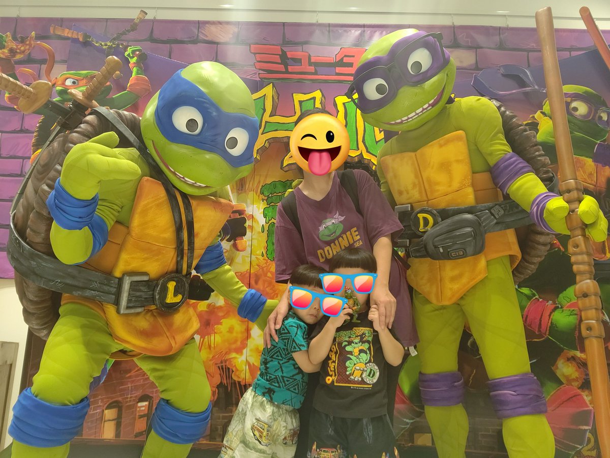 ackey1201's tweet photo. 家族写真🥺💙💜
#ミューパニ #亀グリ https://t.co/qRB9EzGDr9