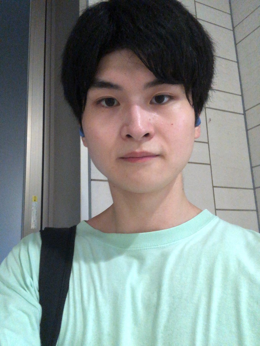 hiroya1016D's tweet photo. 胸トレ。

今日の目標　大胸筋下部を
ディップス、スミスで集中して鍛える。

#筋トレ https://t.co/scqJEqLqtS