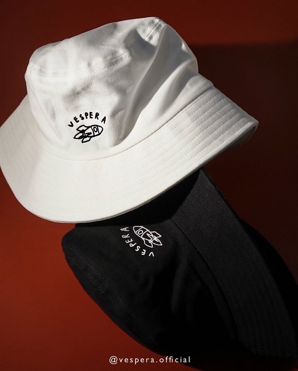 dunknatachai's tweet photo. ฝาก bucket hat อันใหม่ของดังด้วยนะครับบ เปิดพรีออเดอร์แล้ววครับ 🥺🫶🏻 @vesperabkk 🖤🤍

ORDER BELOW 👇🏻 
📌 https://t.co/NZEZ4GIKTP

#VesperaOfficial https://t.co/JhVKYOJbq1