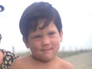 CineChums's tweet photo. Was reminded today how much the boy who played young Clark Kent in Superman (1978) looks so much like a young Christopher Reeve.

What other examples of perfect casting can you think of, where 2 unrelated actors play the same character or close family members? https://t.co/7mWaIxbiW4