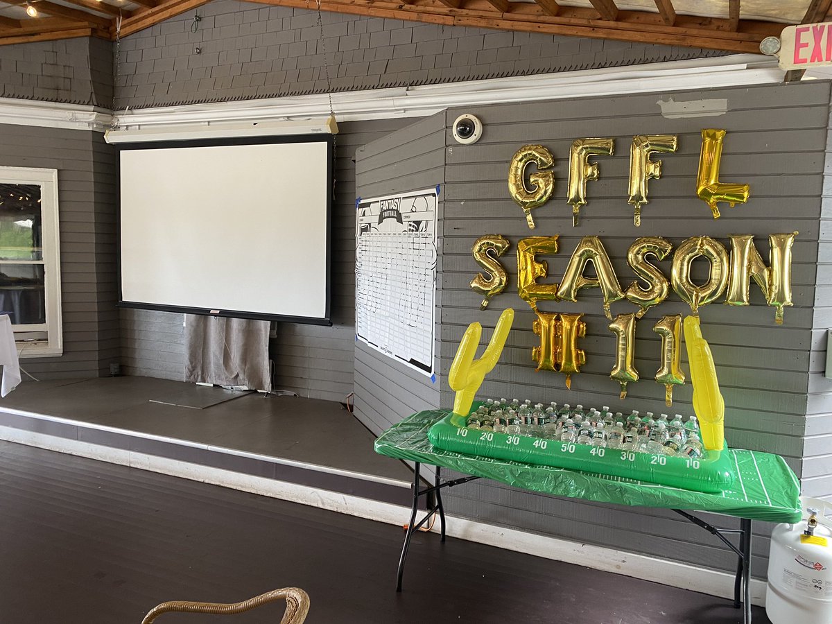 ff_johnj's tweet photo. @ScottFish24 My home league is in its 11th season. Have had a love drafted every year. This year we did it at a local restaurant.  Normally it’s in a backyard at someone’s house. Buffet of chicken wings, Mac and cheese, nachos, and fried potatoes. https://t.co/RAxmhJojjb