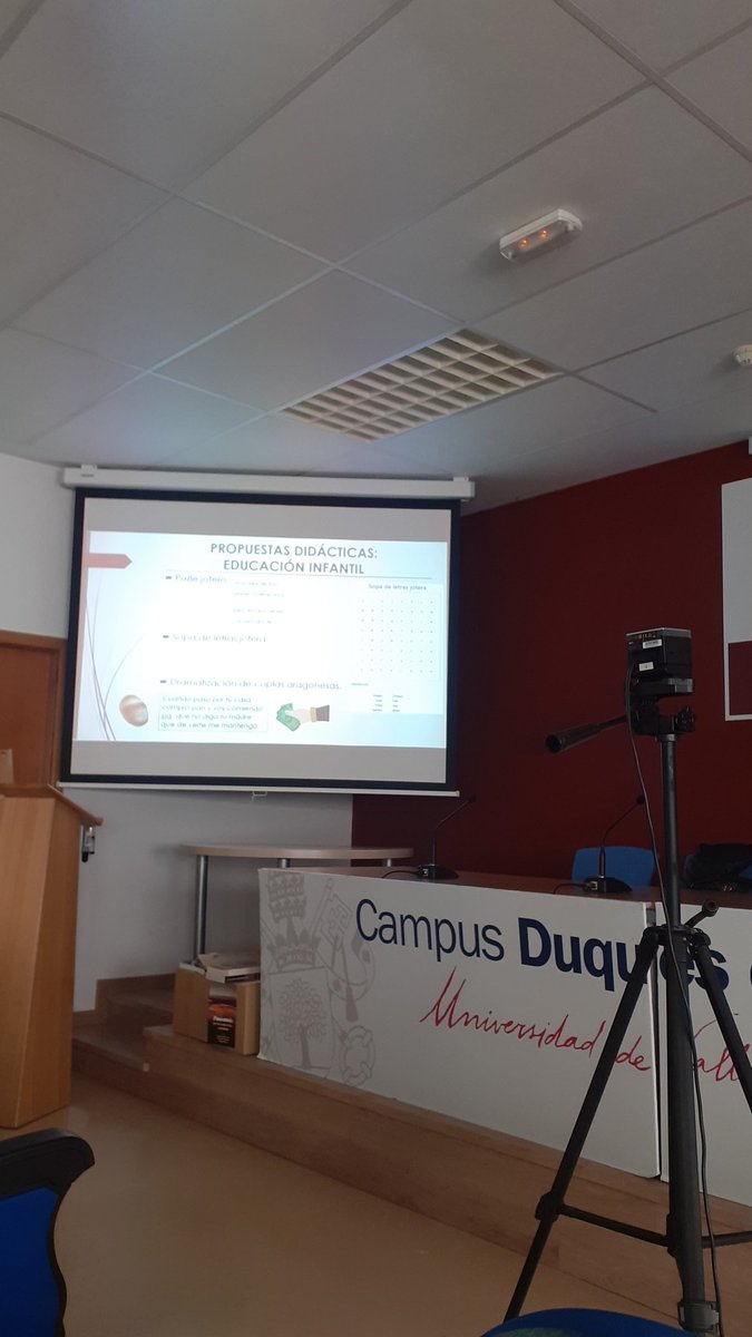 StellaStellae's tweet photo. @congresoepac @UVa_es Nuestros compañeros Lidia Álava y Adrián Sánchez plantean sus propuestas didácticas para distintos niveles en los que se trabaja la jota como elemento interdisciplinar con otros criterios educativos #EPACVII #patrimonioinmaterial https://t.co/c349HjeGfB