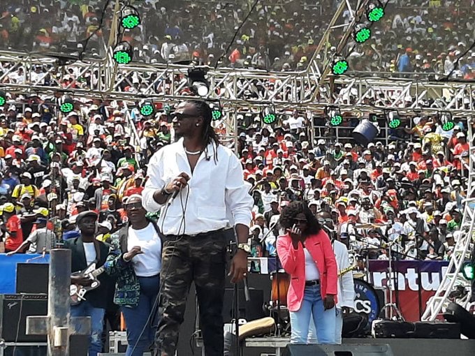 Like for Winky D
Retweet for Jah Prayzah