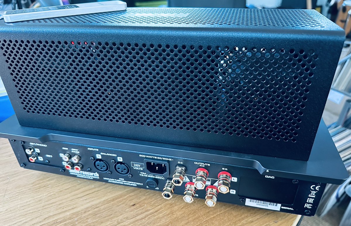 Midlandaudiox's tweet photo. A welcome return to one of favourite products @audioresearch #i50 is without question one of the most attractive amplifiers out their along with its good looks you will not be disappointed with its power and musicality @midlandaudiox #belbroughton #worcestershire https://t.co/3lC0YTEPHQ