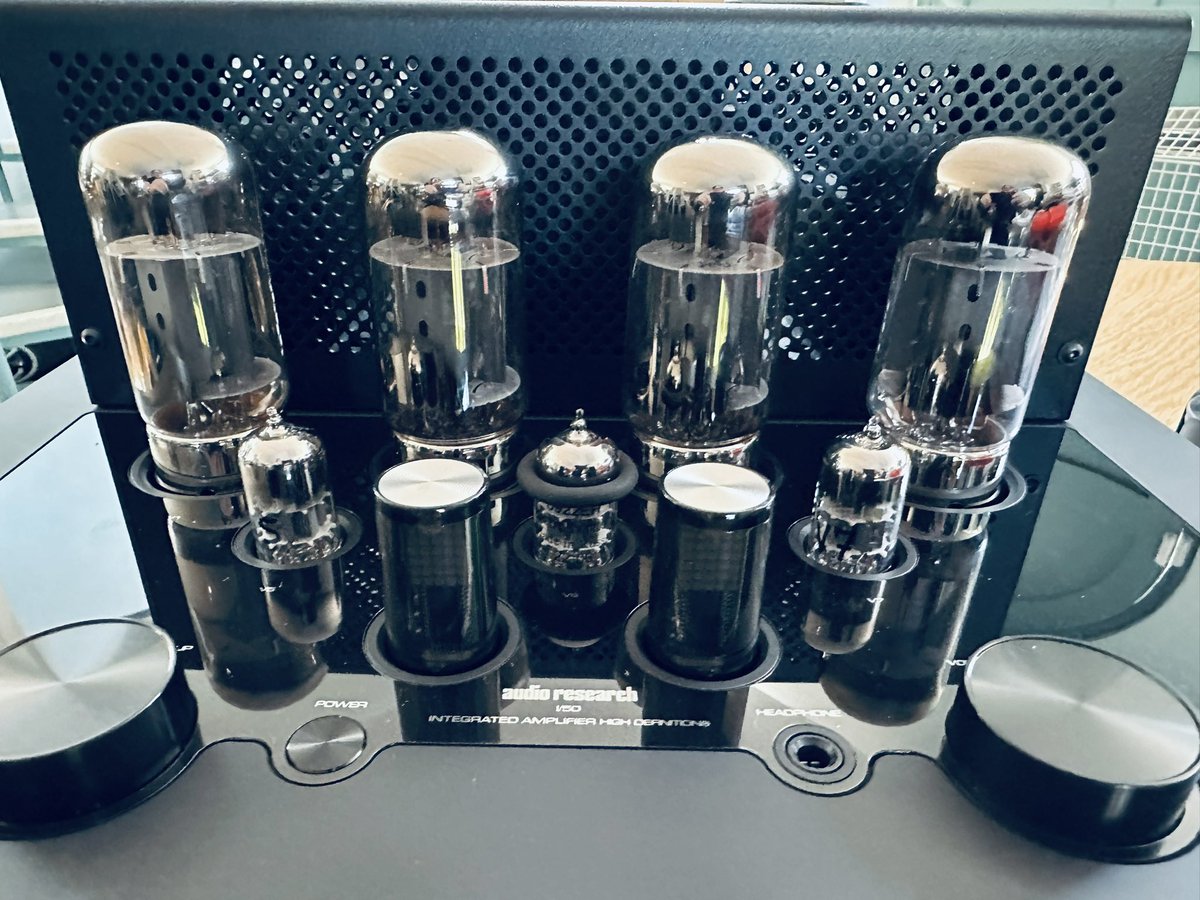 Midlandaudiox's tweet photo. A welcome return to one of favourite products @audioresearch #i50 is without question one of the most attractive amplifiers out their along with its good looks you will not be disappointed with its power and musicality @midlandaudiox #belbroughton #worcestershire https://t.co/3lC0YTEPHQ