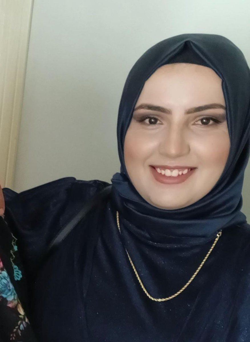 KadinCinayeti's tweet photo. Konya’da Zeliha Akbulut, evli olduğu Hüseyin Akbulut tarafından öldürüldü. 
Zeliha’nın ailesi ile birlikte soruyoruz: 
▪️Cinayet aileye neden haber verilmedi? 
▪️Zeliha’nın çocukları şu an nerede? 
▪️Jandarma neye göre babanın şikayet dilekçesini almıyor? https://t.co/VUTrpjeH9z