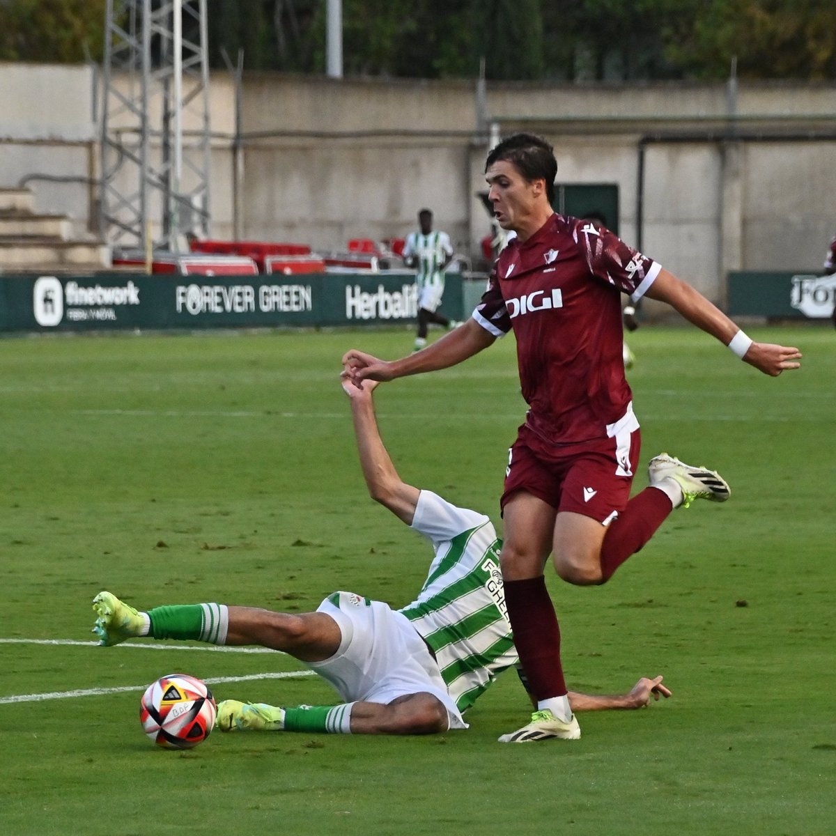 🆕 Primeros minutos de <a href="/_PabloOrtiz_9/">Pablo Ortiz Suarez</a> con la camiseta del #Mirandilla.