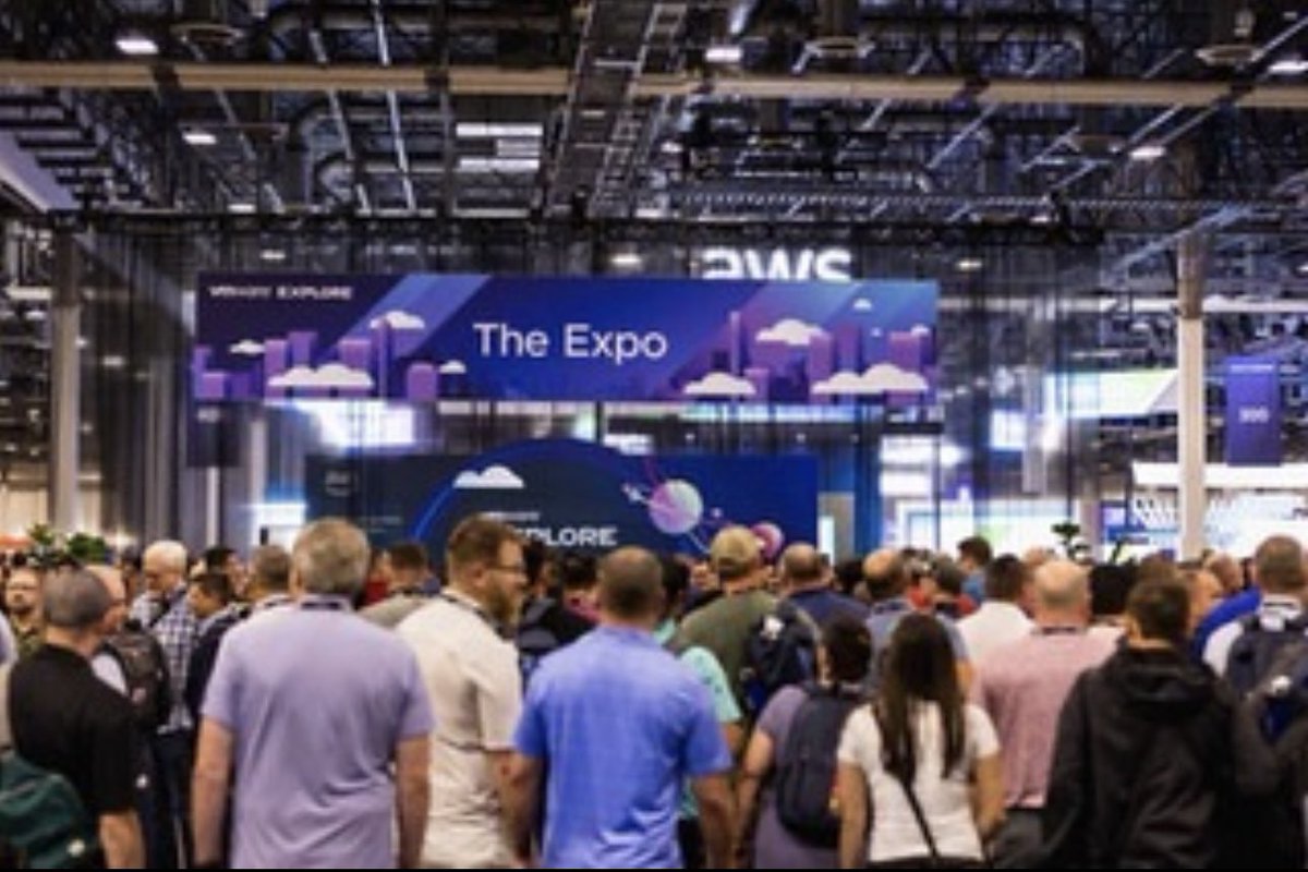 SuperConnector8's tweet photo. #VMWareexplore2023 was where the future of cloud computing and virtualization took center stage. The event was brimming with #industry titans, #startups with groundbreaking ideas, and professionals. A massive shoutout to our #SuperConnector team for their unwavering commitment! https://t.co/CwvfzpVVrA