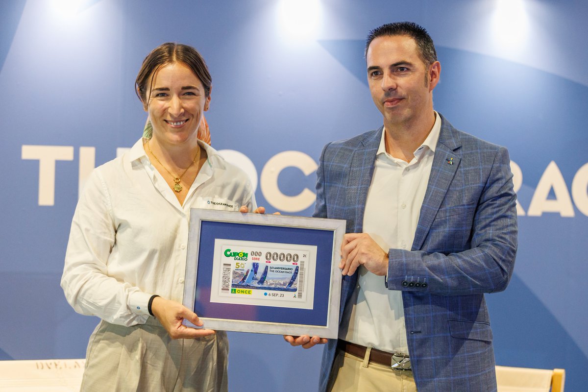 Presentación del cupón del 50 Aniversario The Ocean Race para el sorteo del miércoles 6 de septiembre. Presentado en @museotheoceanrace por Sergio Cano, Jefe Dpto. Juego <a href="/ONCE_oficial/">ONCE</a> y Carla Nebreda, directora de operaciones comerciales <a href="/theoceanrace/">The Ocean Race</a>. Hazte con el tuyo!