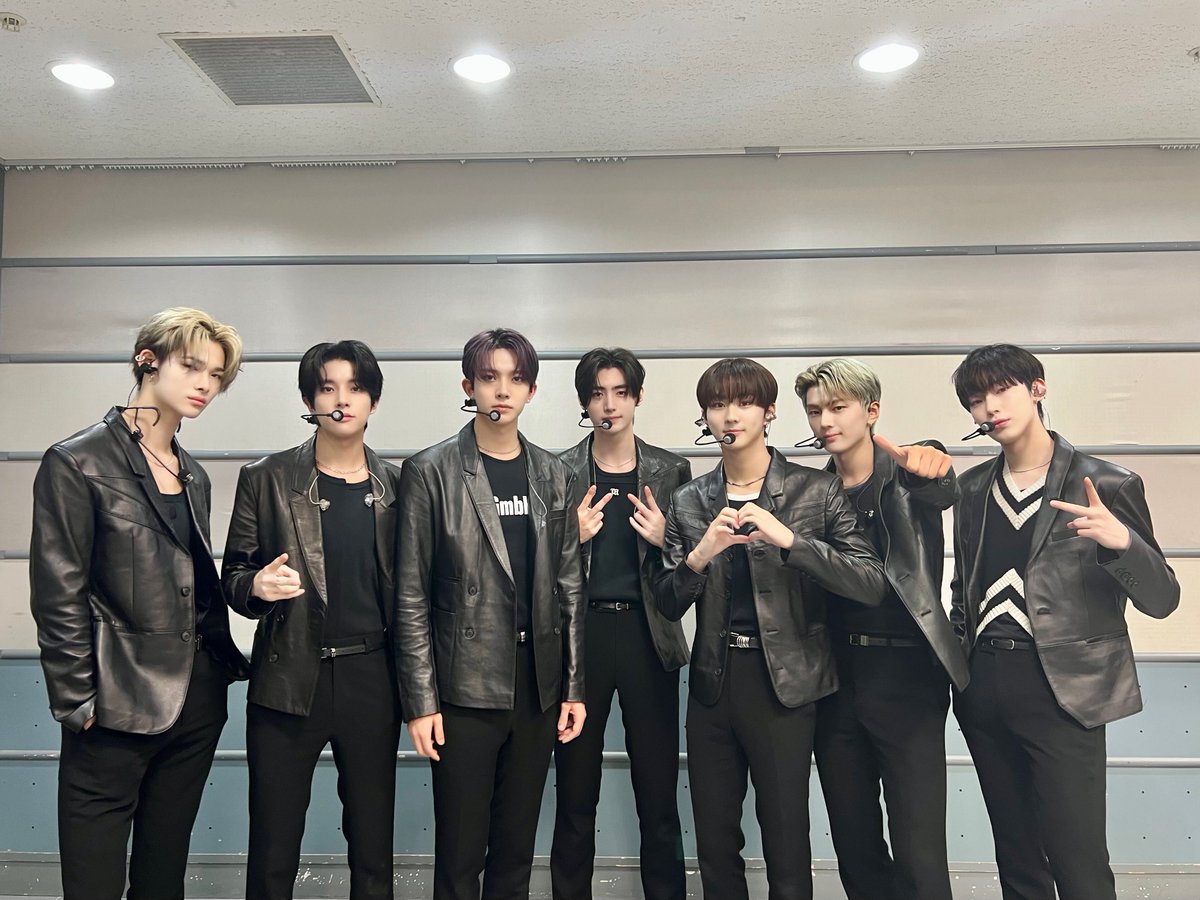 ENHYPEN_JP's tweet photo. [#今日のENHYPEN] 「Bite Me [Japanese Ver.]」のテレビ初披露はいかがでしたか🎤？ #ENHYPEN 日本3rdシングル「結 -YOU-」はいよいよ明日発売❤🎵 #230904 @ #CDTVライブライブ 

#ENHYPEN_結_YOU #EN_YOU
#BiteMe_JP https://t.co/wKEe6SEIbN