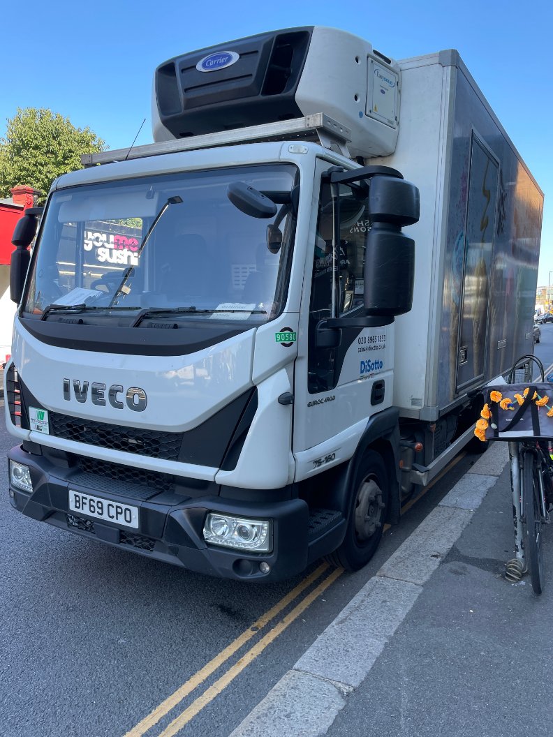RuthMayorcas's tweet image. The reason pple allegedly cannot #park in TurnhamGreenTerrace #Chiswick is not cos of no space but shopowners who use #loadingbays #parkingspaces all day. And it&apos;s horrid to #walk #cycle cos of unregulated #deliveries.
@LBofHounslow
@SalmanShaheen