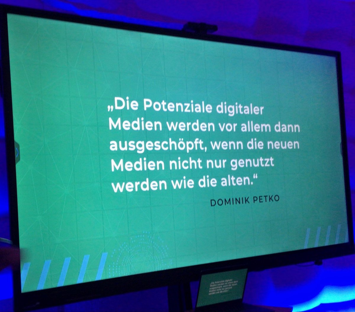 #molol23 <a href="/vedducation/">Jan Vedder</a> sieht Lehrer: innen als "Veränderungsagenten" bzw. "Captain Future" u. zeigt Aspekte zur Thematisierung von KI in der Schule, z. B. Berufswelt, DeepFakes... Zitat gilt auch für #KI 🔰